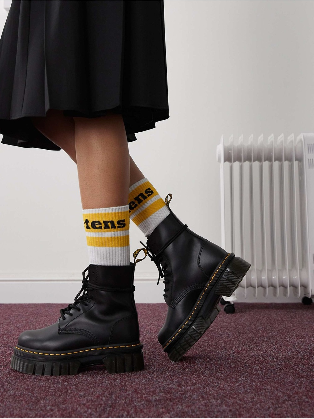 ✨DR. MARTENS AUDRICK 8-EYE BOOT SIZE 7